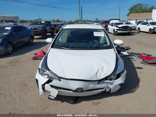 JTDKAMFU2M3147562 Toyota Prius Le