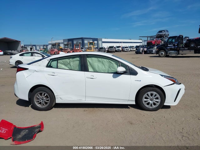 JTDKAMFU2M3147562 Toyota Prius Le