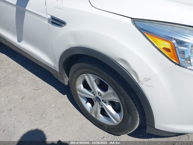 1FMCU0GX9EUC48599 Ford ESCAPE SE