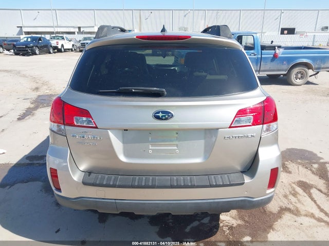 4S4BRCLC8E3300070 Subaru Outback 2.5i Limited