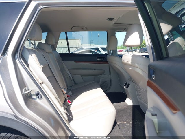 4S4BRCLC8E3300070 Subaru Outback 2.5i Limited