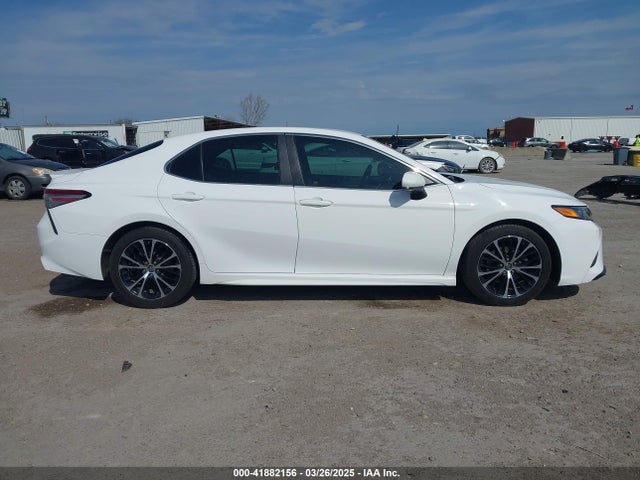 4T1B11HK6JU548057 Toyota CAMRY SE