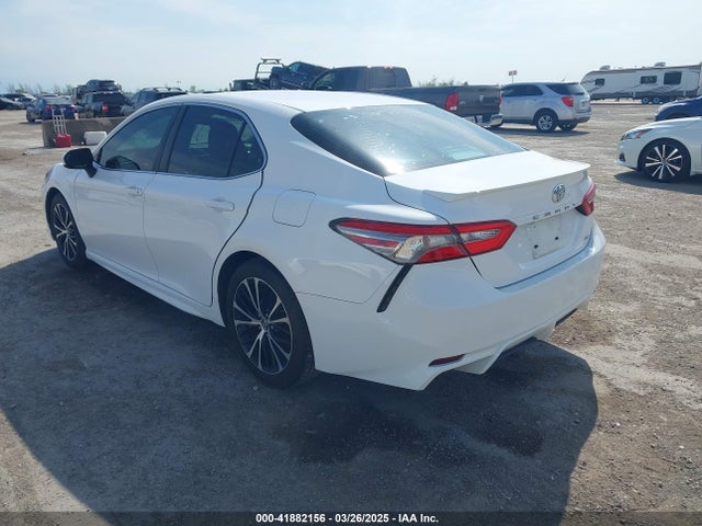 4T1B11HK6JU548057 Toyota CAMRY SE