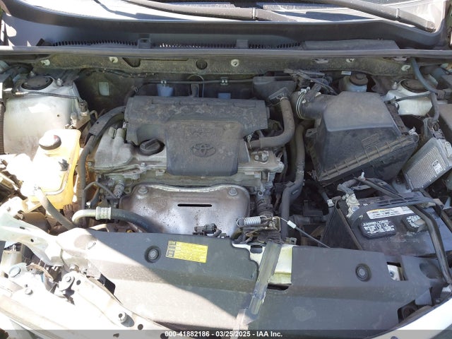 JTMRFREV7FJ038620 Toyota Rav4 Xle