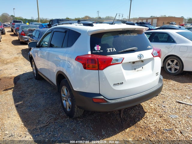 JTMRFREV7FJ038620 Toyota Rav4 Xle