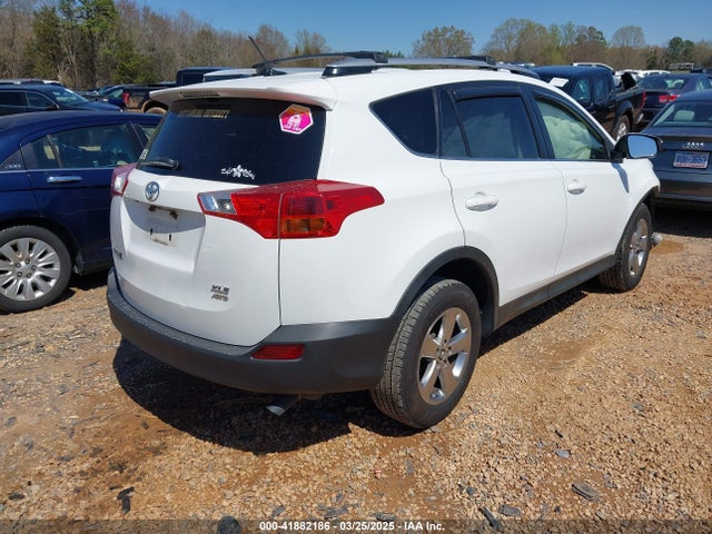 JTMRFREV7FJ038620 Toyota Rav4 Xle