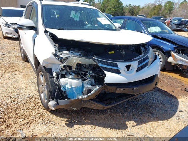 JTMRFREV7FJ038620 Toyota Rav4 Xle