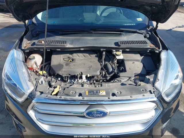 1FMCU0GD8HUE69279 Ford ESCAPE SE