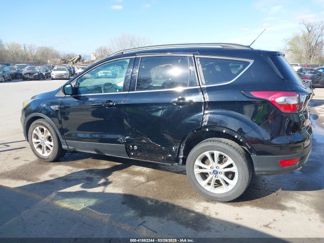 1FMCU0GD8HUE69279 Ford ESCAPE SE