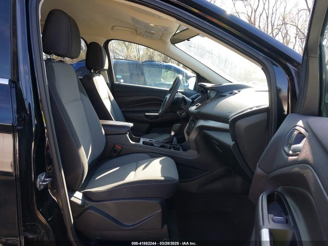 1FMCU0GD8HUE69279 Ford ESCAPE SE