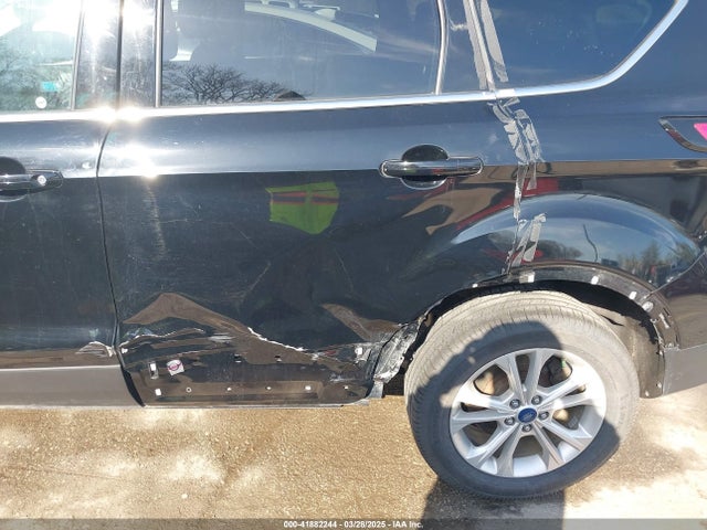 1FMCU0GD8HUE69279 Ford ESCAPE SE