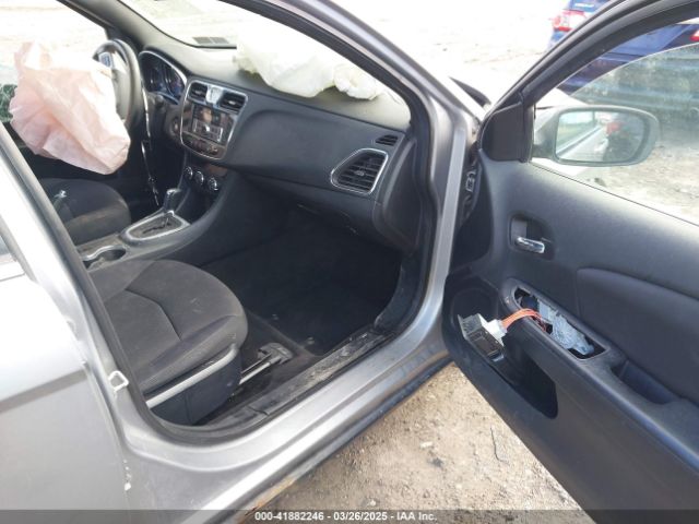 2013 CHRYSLER 200 1C3CCBBBXDN574763 Photo 4