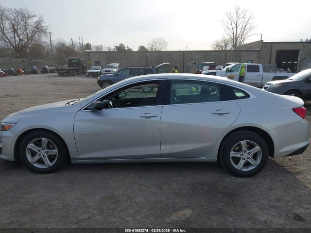 1G1ZC5ST7KF177382 Chevrolet Malibu 1fl
