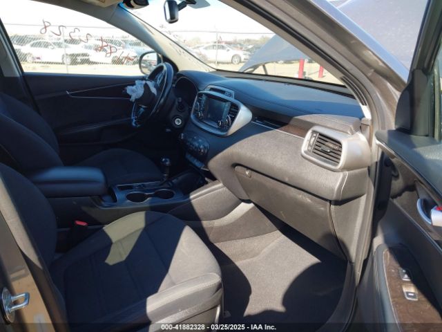 5XYPGDA32JG431719 KIA Sorento 2.4l Lx
