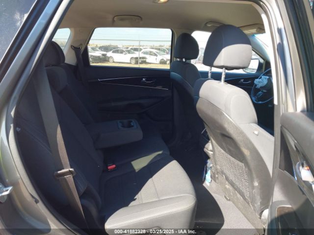5XYPGDA32JG431719 KIA Sorento 2.4l Lx
