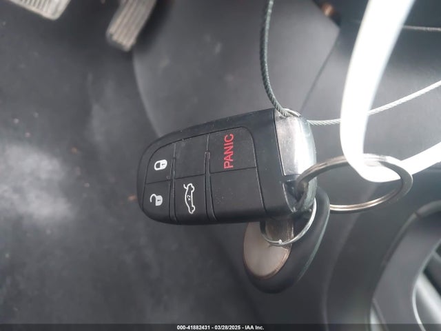 1C3CCCAB3GN120351 Chrysler 200 Limited