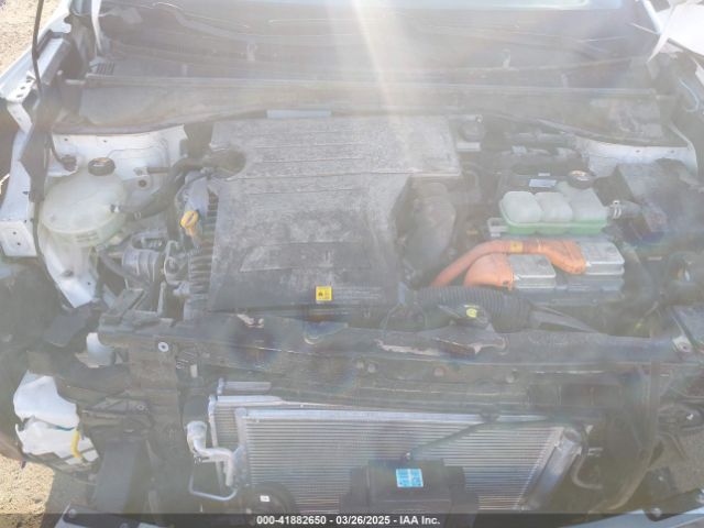 KNDCB3LCXL5370202 KIA NIRO LX