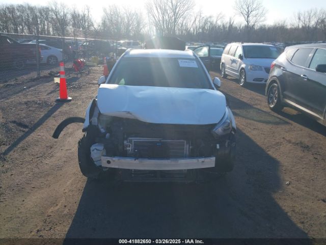 KNDCB3LCXL5370202 KIA NIRO LX