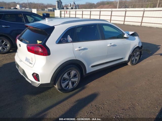 KNDCB3LCXL5370202 KIA NIRO LX