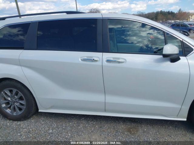 5TDYRKEC6NS096521 Toyota SIENNA XLE
