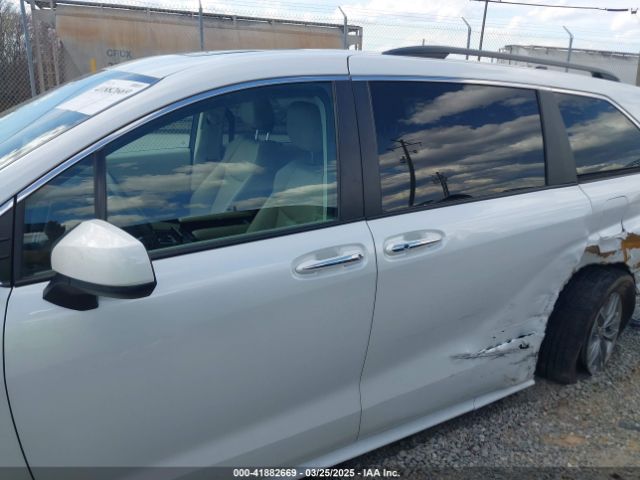 5TDYRKEC6NS096521 Toyota SIENNA XLE