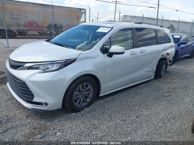 5TDYRKEC6NS096521 Toyota SIENNA XLE