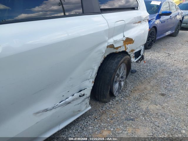 5TDYRKEC6NS096521 Toyota SIENNA XLE