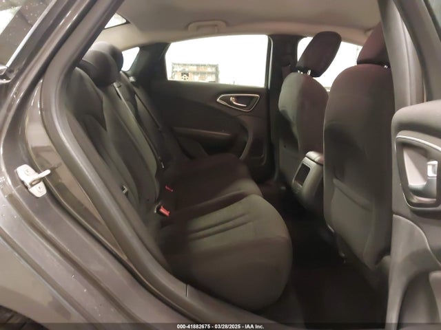 Chrysler 200 Limited 2015 1C3CCCAB0FN607876 Image 8