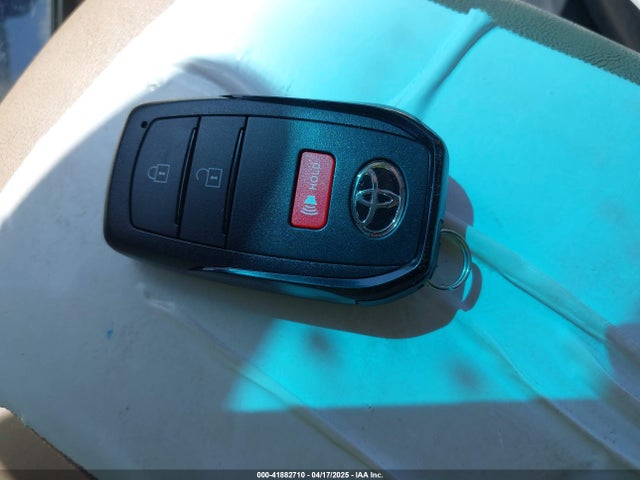 7MUBAABG9PV054710 Toyota Corolla Cross Le