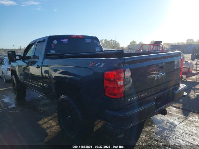 1GCVKREC0JZ194386 Chevrolet Silverado 1500 2lt