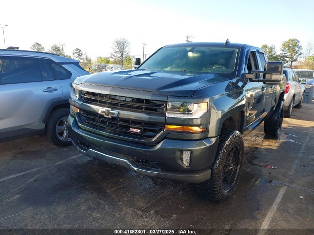 1GCVKREC0JZ194386 Chevrolet Silverado 1500 2lt