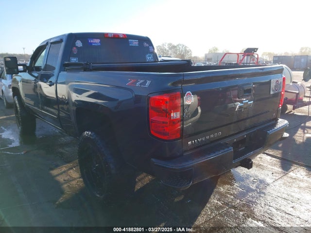 1GCVKREC0JZ194386 Chevrolet Silverado 1500 2lt