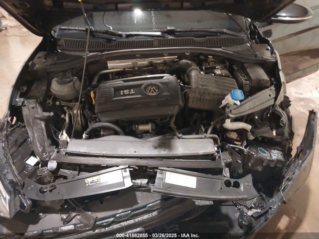 3VW1T7BU1PM002445 Volkswagen tsi