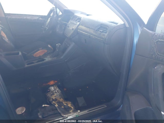 3VV5B7AX2JM004121 Volkswagen Tiguan 2.0t Sel Premium