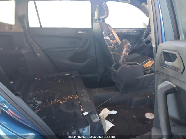 3VV5B7AX2JM004121 Volkswagen Tiguan 2.0t Sel Premium