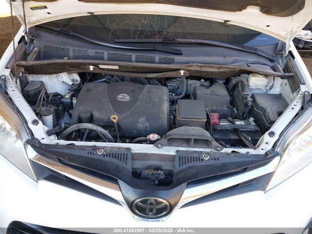 5TDKZ3DC0LS029925 Toyota SIENNA LE