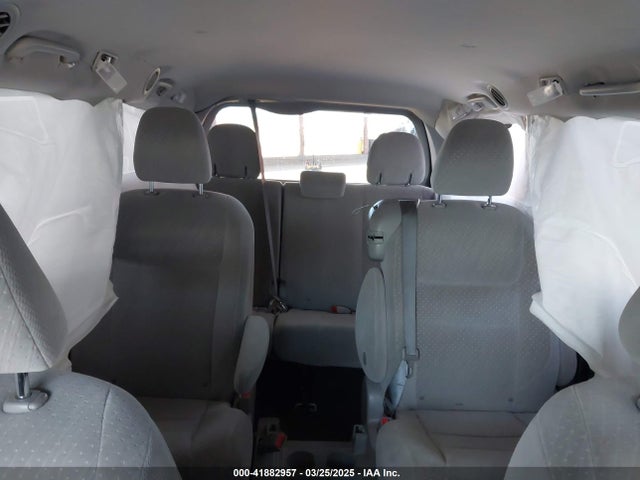 5TDKZ3DC0LS029925 Toyota SIENNA LE