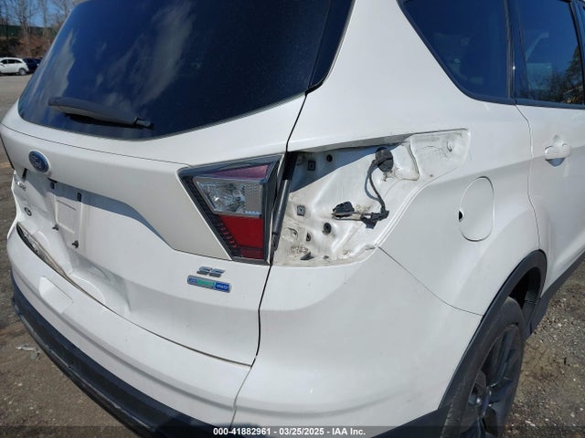 1FMCU9G94HUB25559 Ford ESCAPE SE