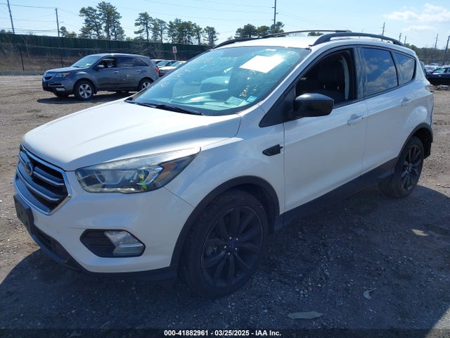 1FMCU9G94HUB25559 Ford ESCAPE SE