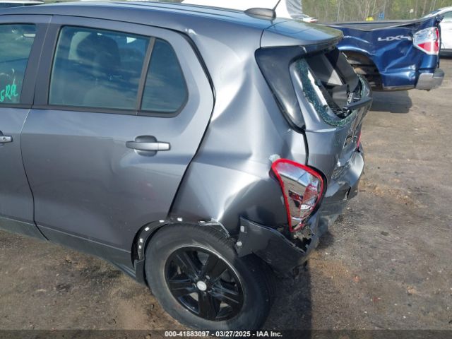 3GNCJKSBXLL330988 Chevrolet Trax Fwd Ls