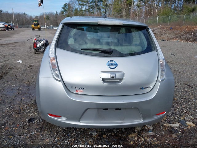 Nissan LEAF SV 2015 1N4AZ0CP8FC304760 Image 16
