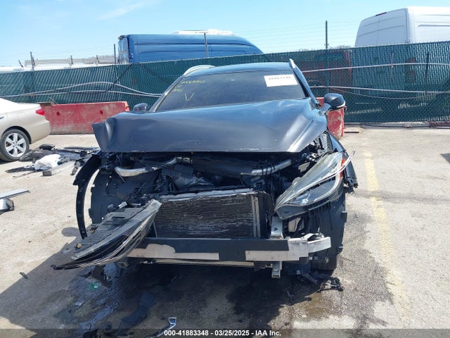 SJKCH5CR7HA022688 Infiniti Qx30 Premium