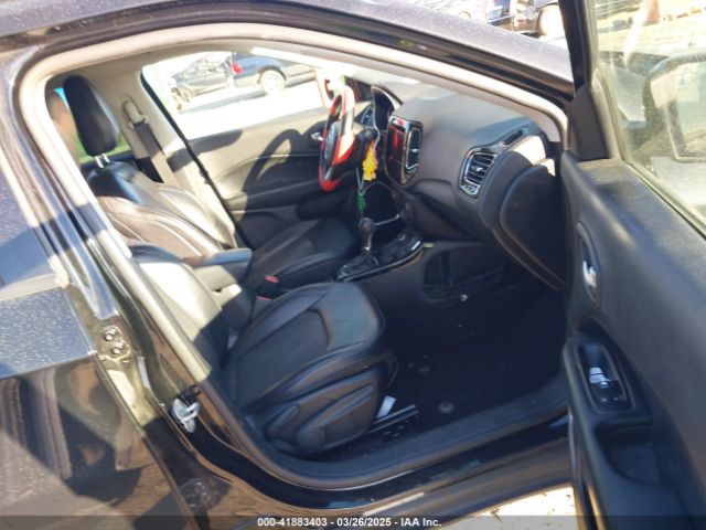3C4NJDBB1KT661261 Jeep Compass Altitude 4x4