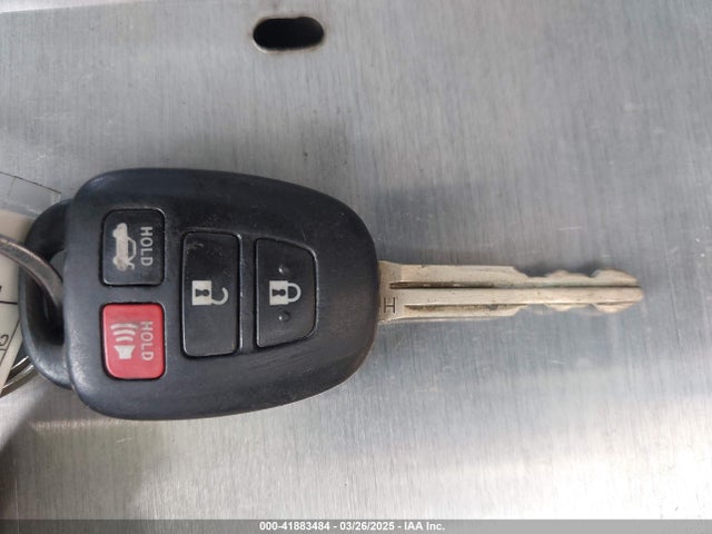 2T1BURHE3GC590650 Toyota COROLLA LE