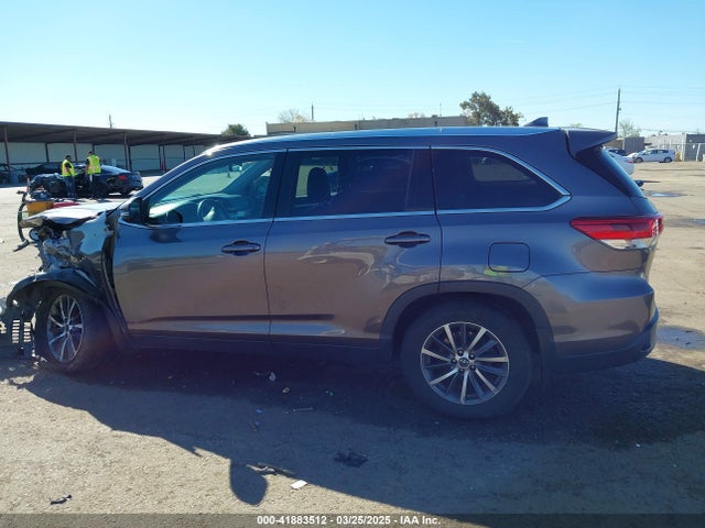 5TDJZRFH1KS576370 Toyota Highlander Xle