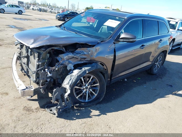 5TDJZRFH1KS576370 Toyota Highlander Xle