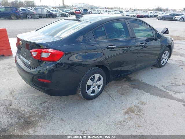 1G1BC5SM4J7211197 Chevrolet Cruze Ls Auto