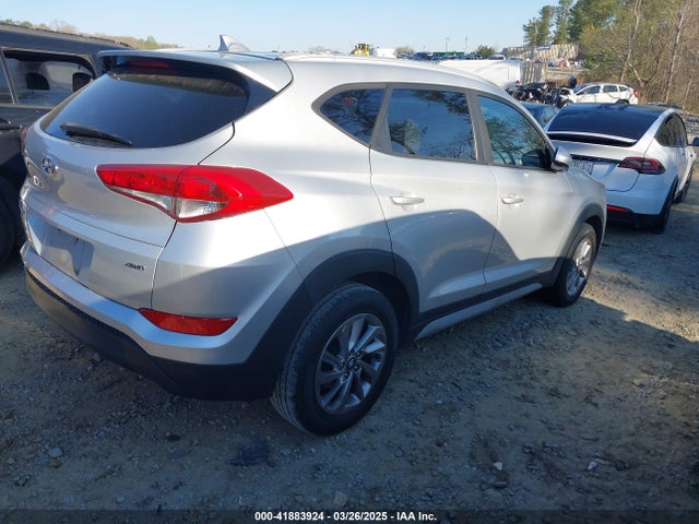 KM8J3CA46JU745064 Hyundai TUCSON SEL
