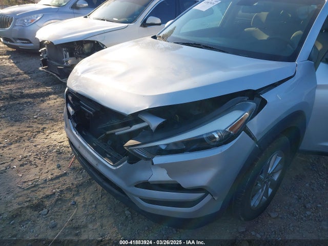 KM8J3CA46JU745064 Hyundai TUCSON SEL