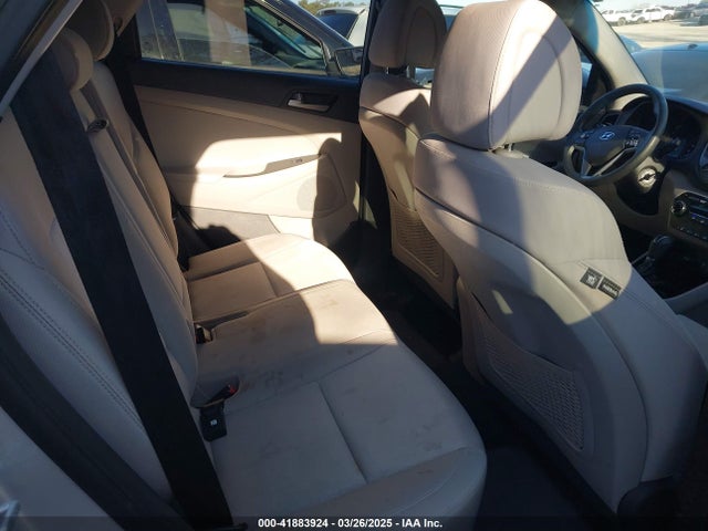 KM8J3CA46JU745064 Hyundai TUCSON SEL